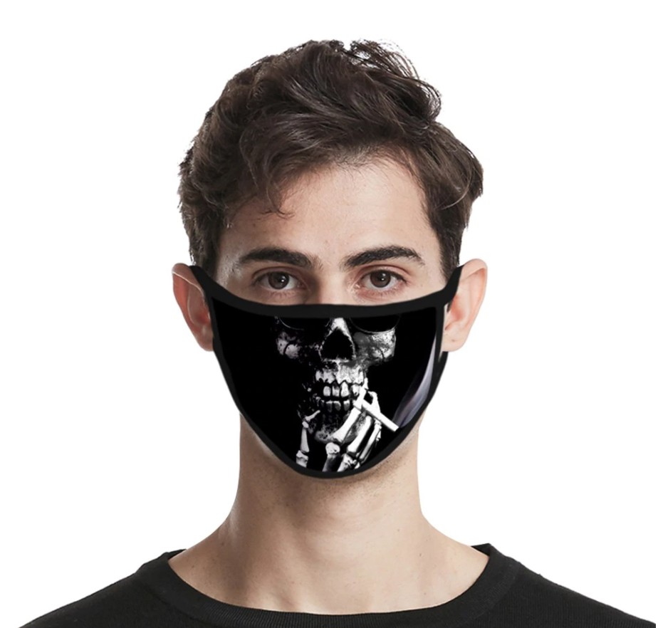 maskë e zezë mbrojtëse në formën e një poliesteri të kafkës