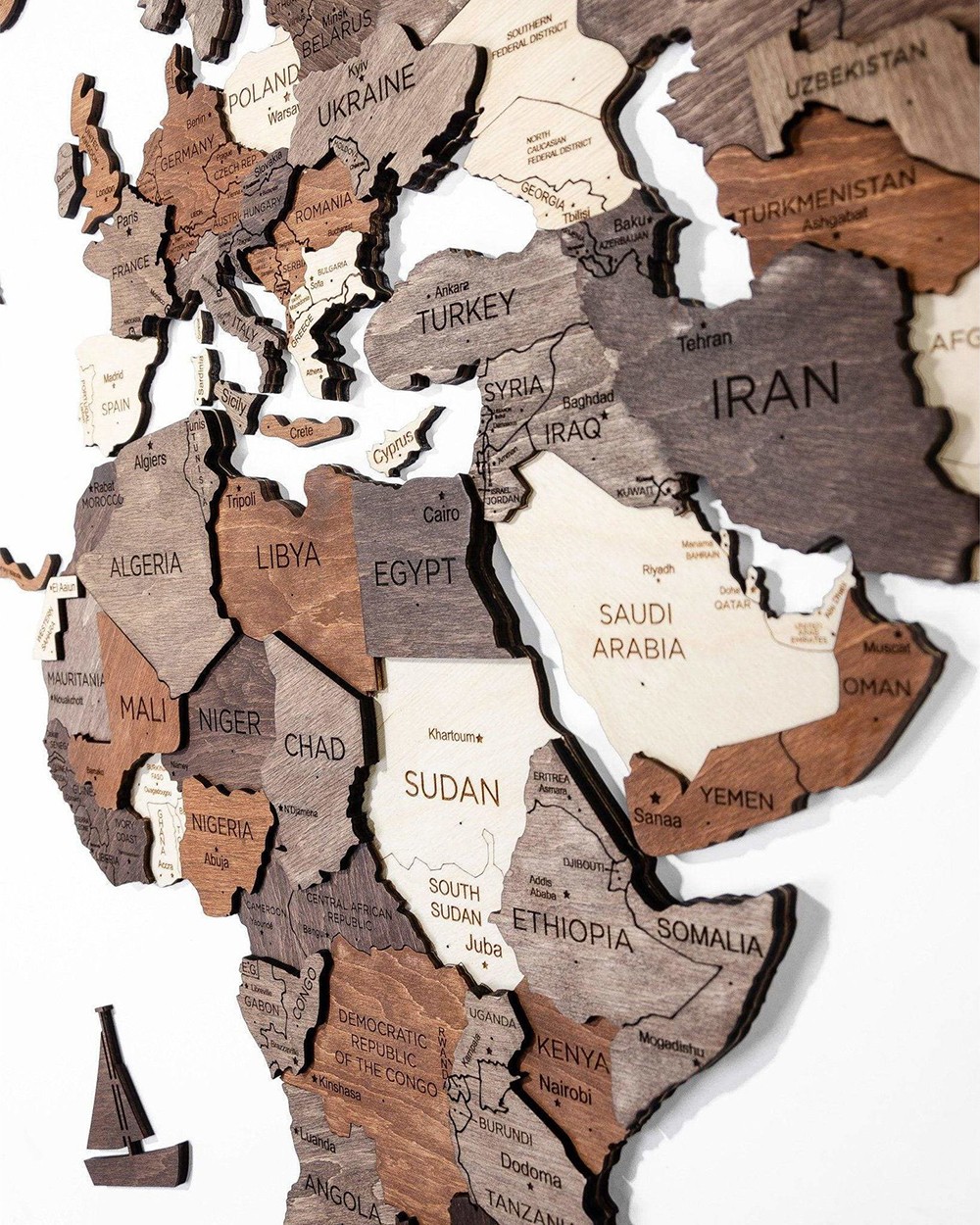 Hartë 3D prej druri në kontinentet e mureve