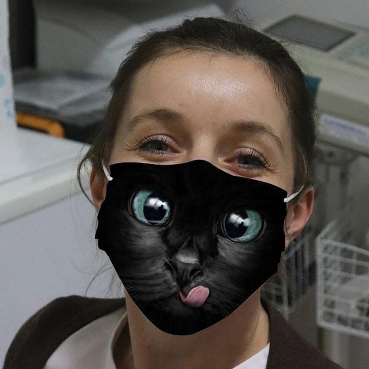 maskë e zezë për fytyrën e maces