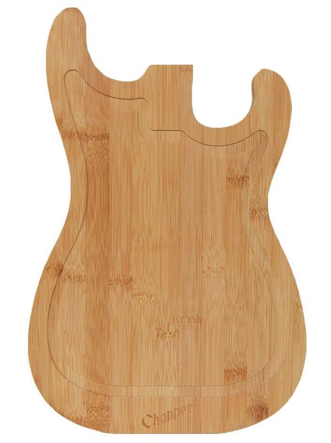 dërrasë prerëse prej druri në formën e një kitare